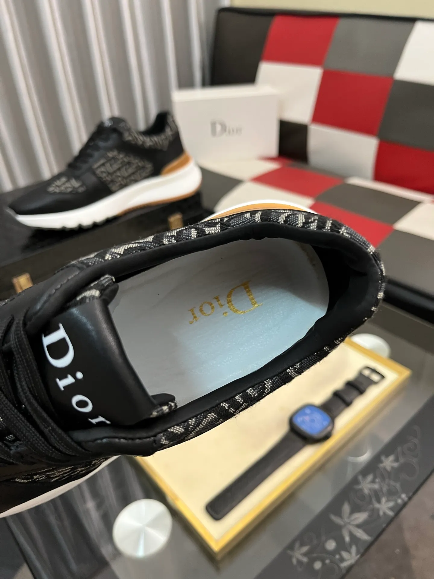 Men's Men's Shoes 💰458⌚️⌚️Dior [Dior] men's casual and trendy shoes are on the market! Strong British fashion style, the upper is made of nubuck leather with printed fabrics, comfortable pigskin lining, and original molded outsole. Designed by European and American masters, the perfect shape creates high quality, super versatile and very comfortable. High-end without losing taste, fashionable and novel! Code number: 38～443️⃣Colors available